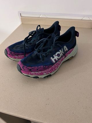 Zapatillas Hoka Speedgoat 6 en talla 40.5.