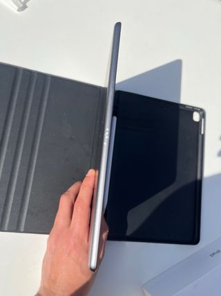 iPad 7ª Generación 128GB Gris Espacial — Perfecto