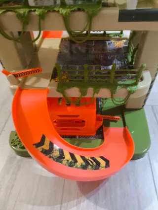 Parking Dinosaurios Juguettos con Araña