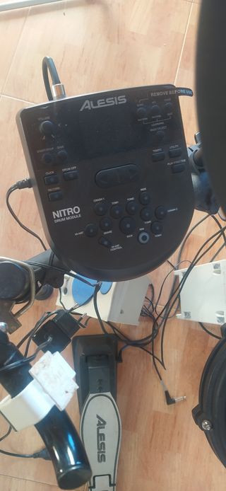 Batería eléctrica Alesis Nitro Kit Completa.