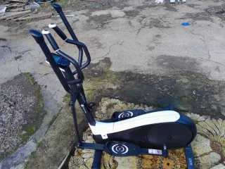Vendo bicicleta elíptica en excelente estado.