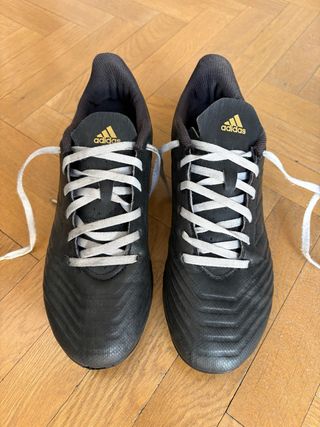 Botas fútbol Adidas Predator. Zapatillas