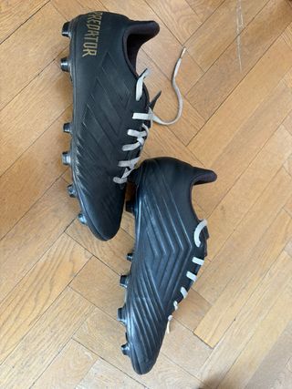 Botas fútbol Adidas Predator. Zapatillas