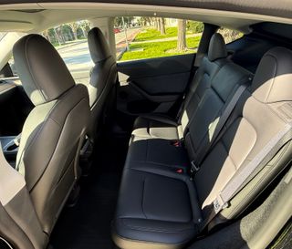 Tesla Model Y 2025 - 3800 kms