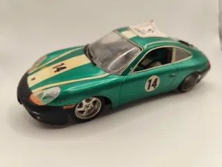 Porsche 911 Carrera 1:24
