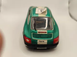 Porsche 911 Carrera 1:24