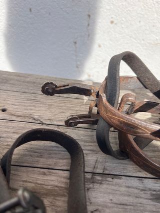 Espuelas Vaqueras de Cuero y Metal