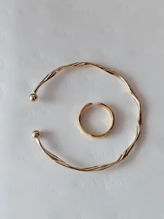 Conjunto de anillo y pulsera