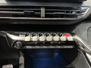 Peugeot 3008 Hybrid 1.6HYBRID 225CV ALLURE EAT8