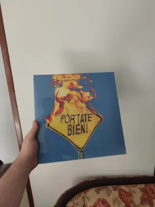 Vinilo pórtate bien mvrk