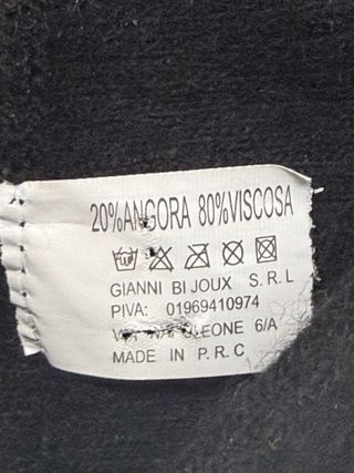 Basco con micro borchie angora e viscosa