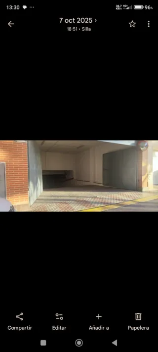 Alquiler plaza de garaje grande para coche y moto.