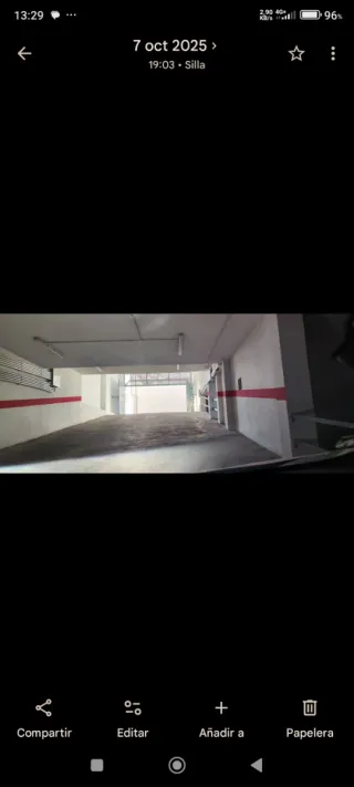 Alquiler plaza de garaje grande para coche y moto.