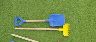 Conjunto infantil palas y rastrillo playa o jardin