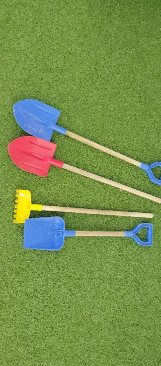 Conjunto infantil palas y rastrillo playa o jardin