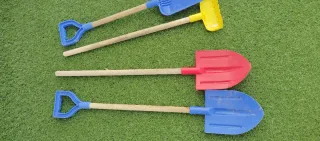 Conjunto infantil palas y rastrillo playa o jardin