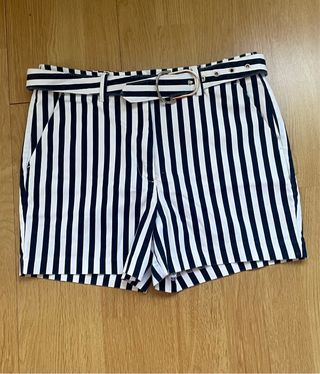 Pantalón de vestir corto