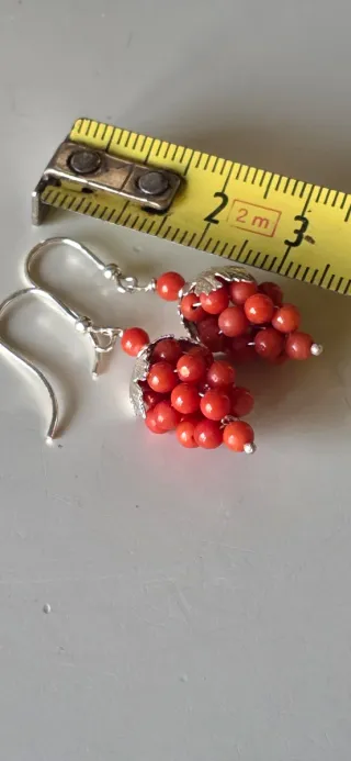 Pendientes racimo de uvas coral