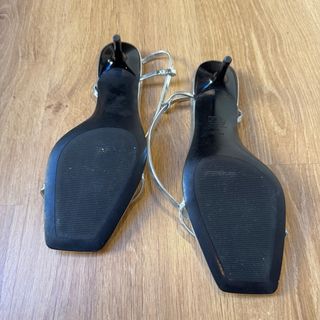 Zapato plateado mango