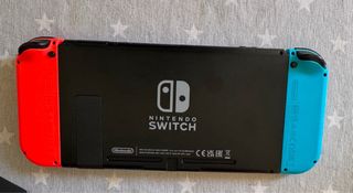 Nintendo Switch con juego Mario Odissey