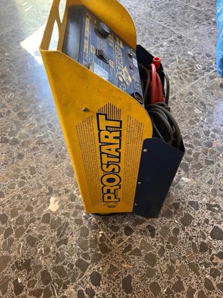 Cargador arrancador profesional 12/24