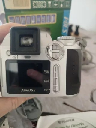 Cámara fotos digital Fujifilm finepix S304