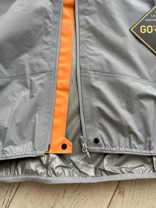 Chaqueta impermeable HAGLOFS Gore tex. Talla L