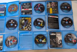 PS4 Slim + 13 juegos + mando + accesorios