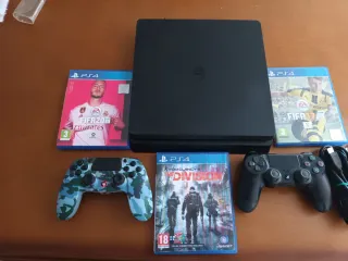 Consola PS4 Slim Negra + 3 Juegos