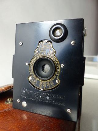 ANTIGUA CAMARA KODAK VEST POCKET - ANTERIOR 1920