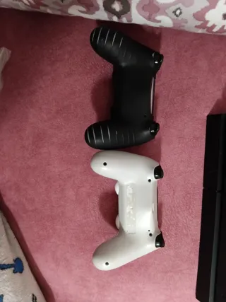 PS4 (PlayStation 4) + 2 Mandos y Juegos