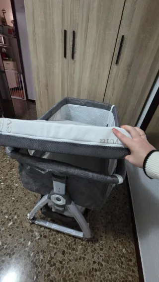 Mini cuna gris nueva