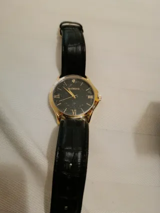 Reloj Diamond Cuero Negro y Dorado