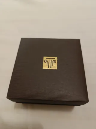 Reloj Diamond Cuero Negro y Dorado