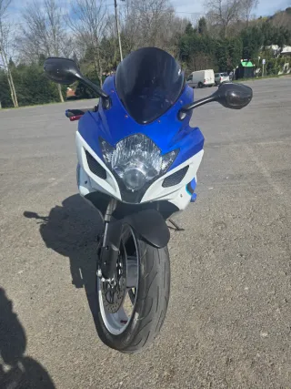 Suzuki GSXR 600 K6