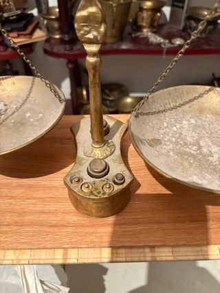 Balanza de farmacia antigua de bronce