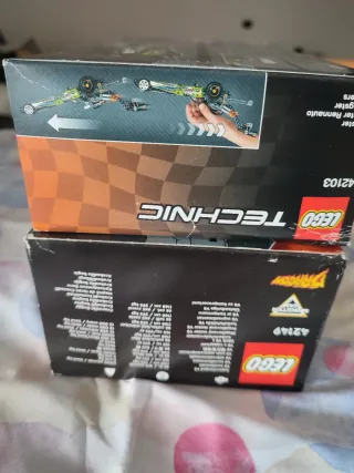 LEGO Technic 42103 Dragster e 42149 Dragon