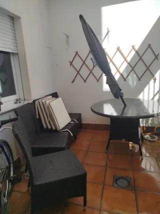 Mesa y Sillas Exterior Ratán y Cristal