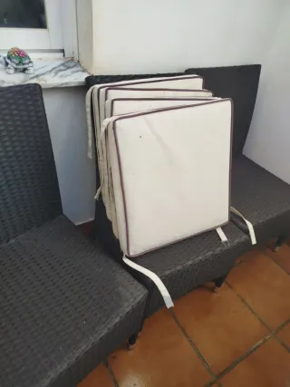 Mesa y Sillas Exterior Ratán y Cristal