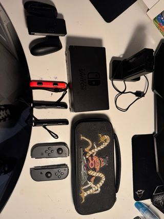 Nintendo Switch + Juegos + Mandos extra