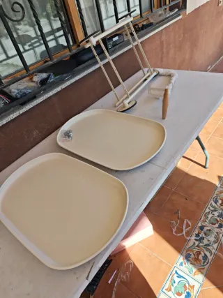 Mesa auxiliar móvil con ruedas