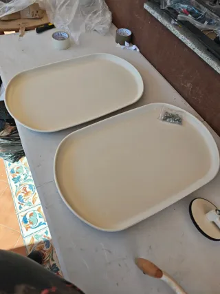 Mesa auxiliar móvil con ruedas