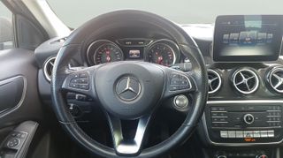 Mercedes-Benz GLA 180 90 kW (122 CV)