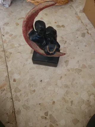 Figura de pareja en luna