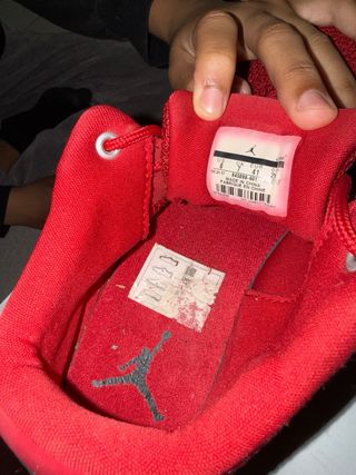 Zapatillas Jordan Rojas y Blancas