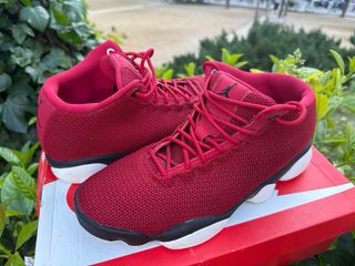 Zapatillas Jordan Rojas y Blancas