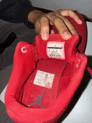 Zapatillas Jordan Rojas y Blancas