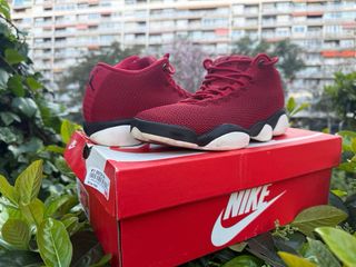 Zapatillas Jordan Rojas y Blancas