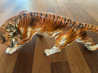 Tigre di porcellana decorativo