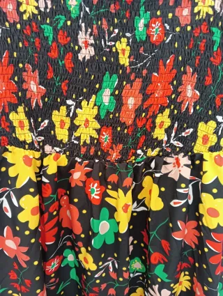 Vestido estampado flores negro